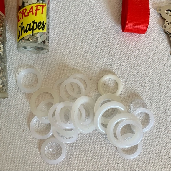 VTG Crafting Quilting Sewing Hobby Lot Various Supplies Quilters Disk Glitter - Picture 4 of 14